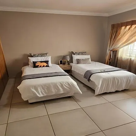 Grand Diamond Lodge Roodepoort Exterior photo